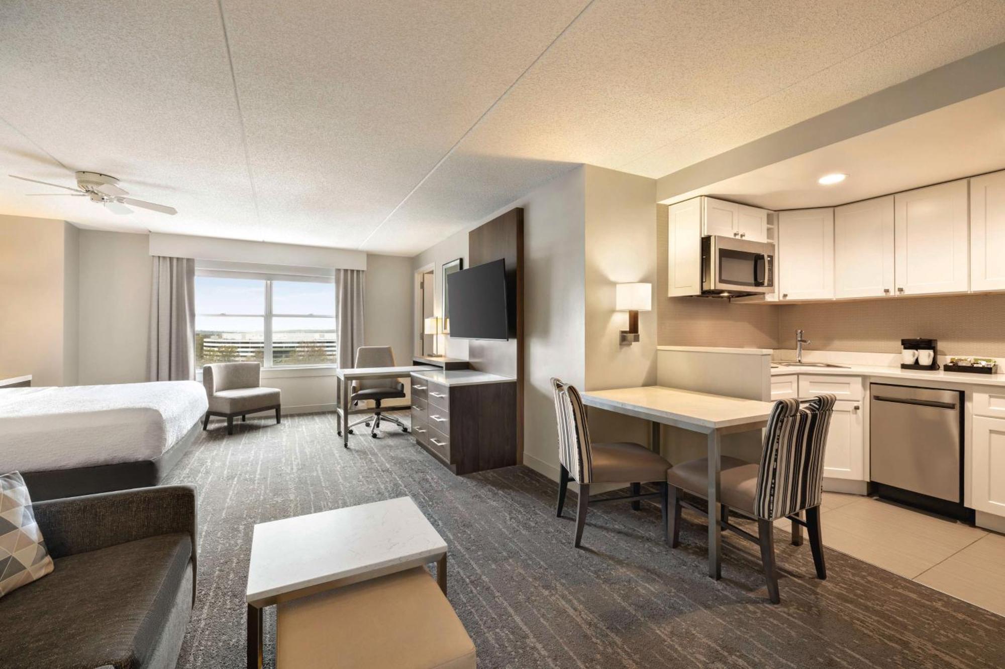 Hotel Homewood By Hilton Philadelphia-city Avenue 3*